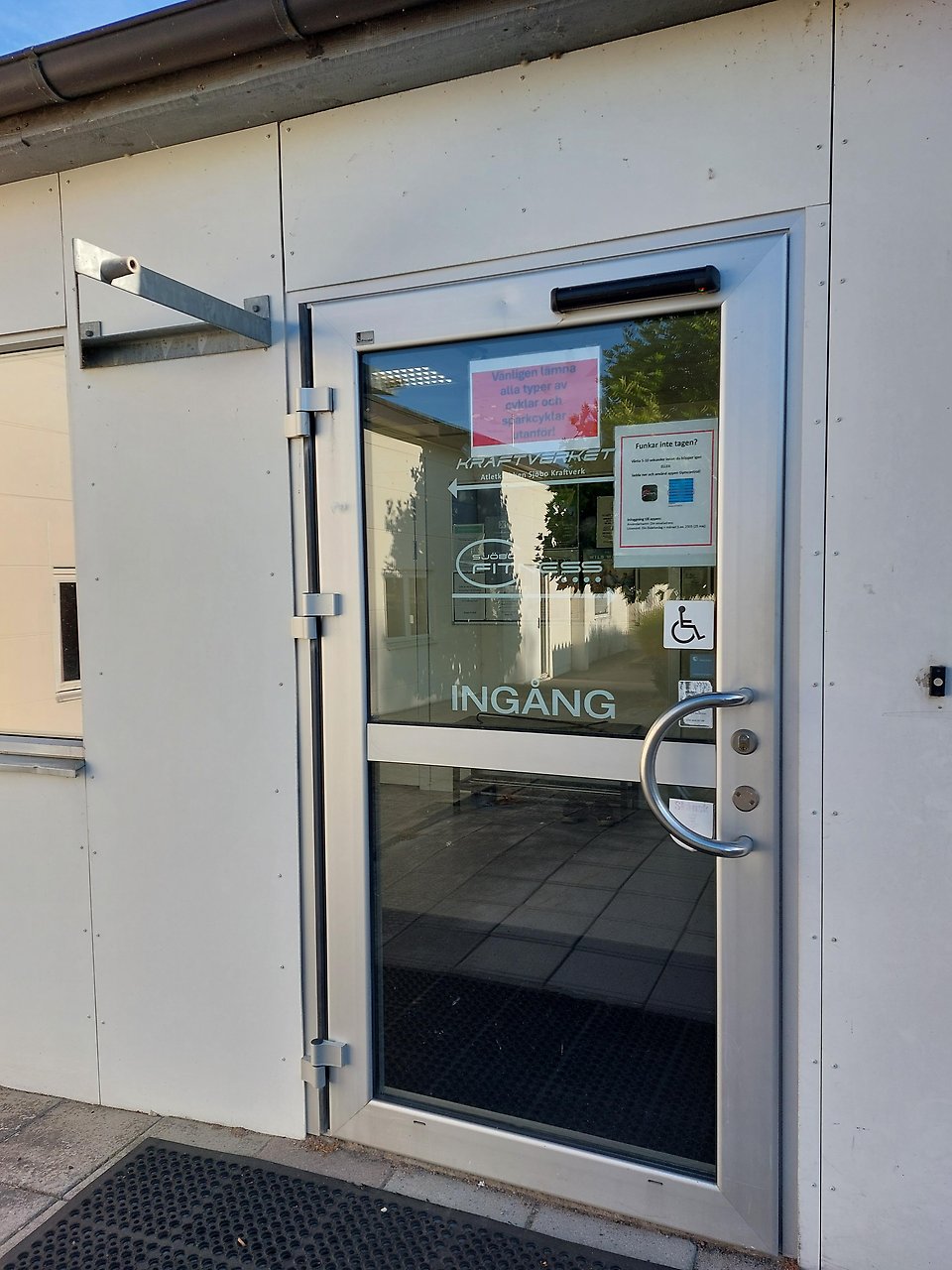 Entré, Eiser fritid